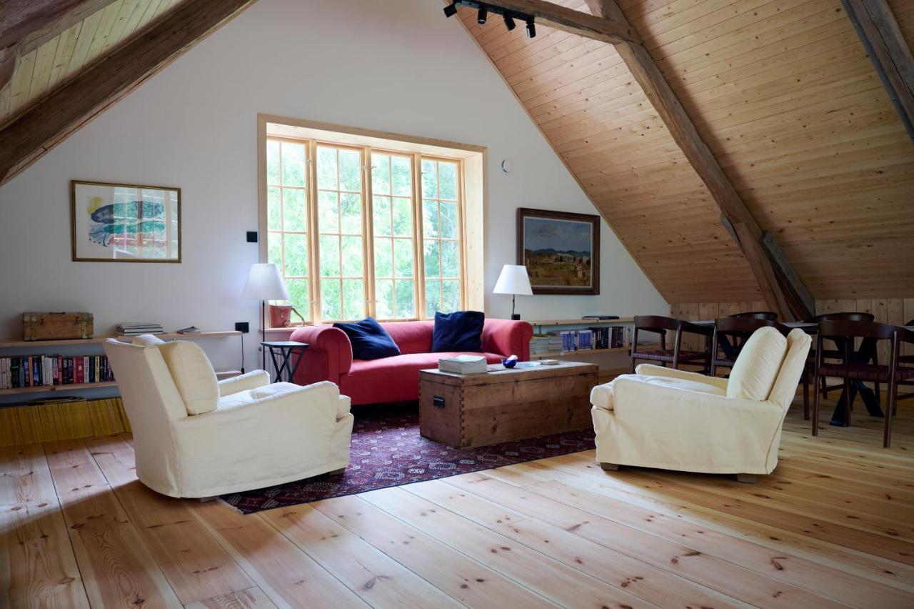 Villa Spectacular 6-Bed House In Beautiful Manor Park Mariefred Esterno foto