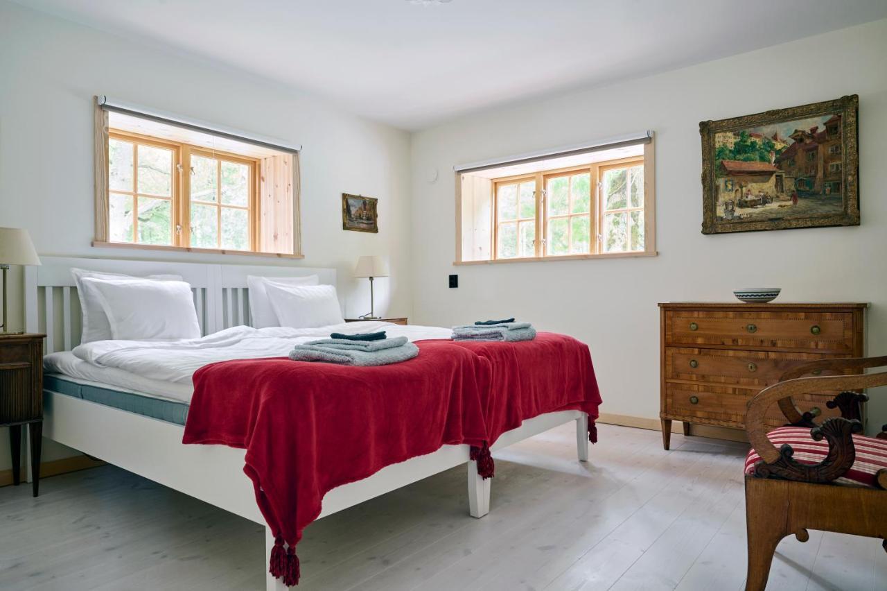 Villa Spectacular 6-Bed House In Beautiful Manor Park Mariefred Esterno foto