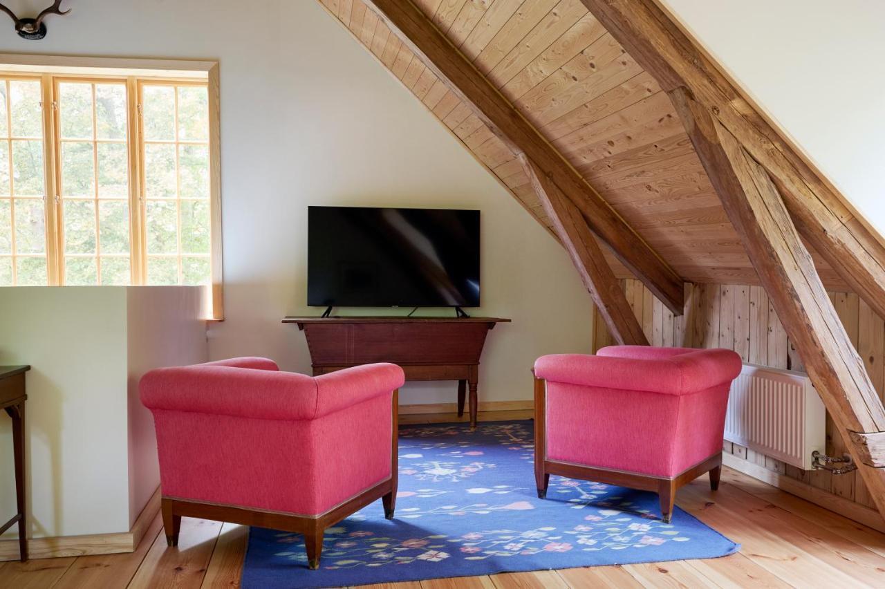 Villa Spectacular 6-Bed House In Beautiful Manor Park Mariefred Esterno foto