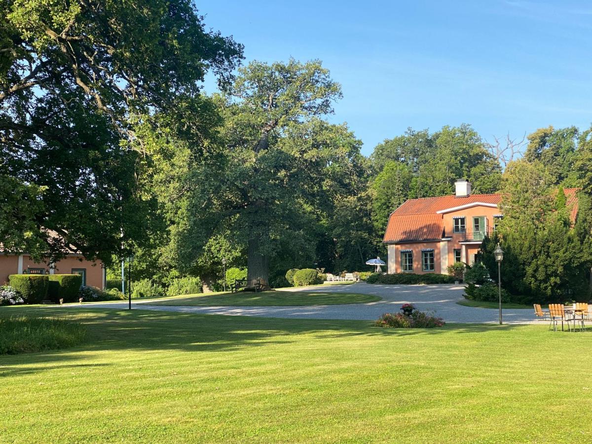 Villa Spectacular 6-Bed House In Beautiful Manor Park Mariefred Esterno foto